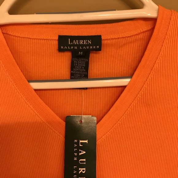 Woman’s Top - Picture 3 of 4